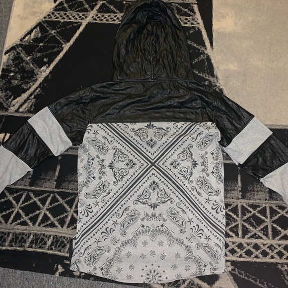 Paisley Print Ninja hoodie - Picture 2 of 2